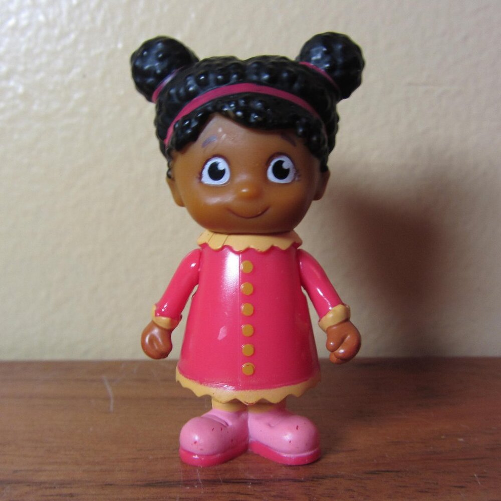 5 for $30 - daniel tiger miss elaine figure (W4664)